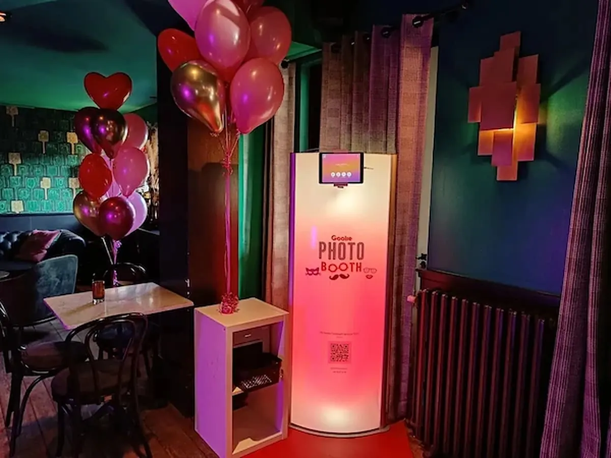 Gooise Fotobooth met ballonnen op een feest